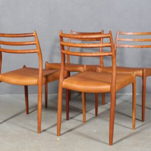 Arne Jacobsen. Myren spisestole, model 3101 (6) Another Arne Jacobsen. Myren spisestole, model 3101 (6) Another