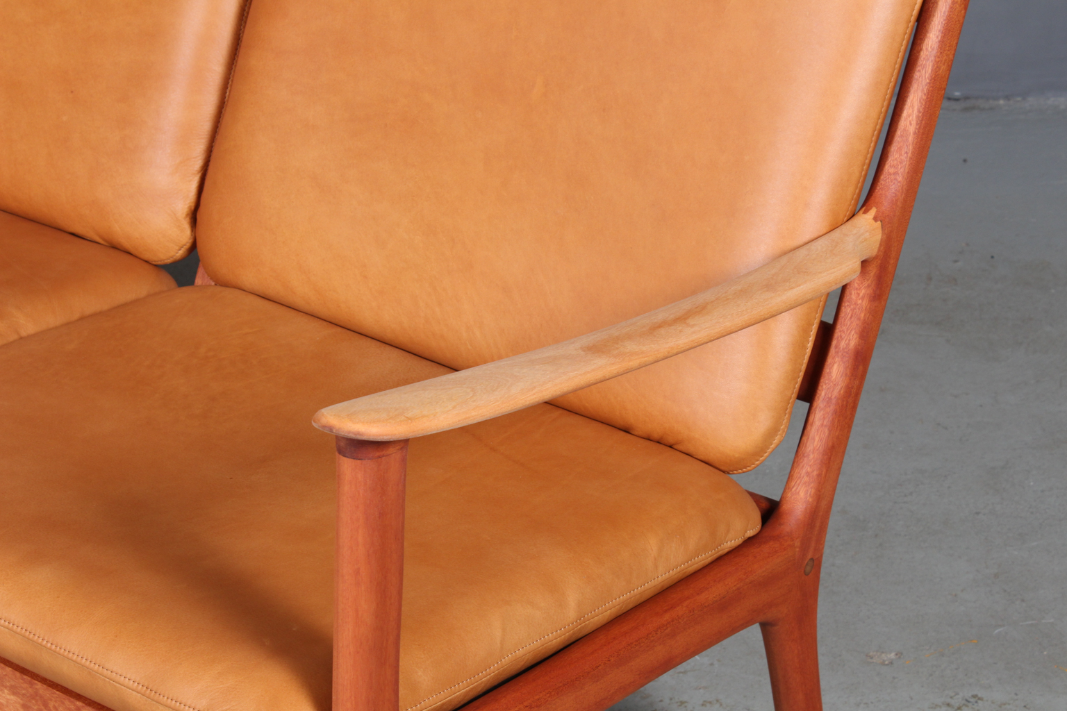 Ole Wanscher. sofa model PJ1123. Anilin læder. Another Ole Wanscher. sofa model PJ1123. Anilin læder. Another