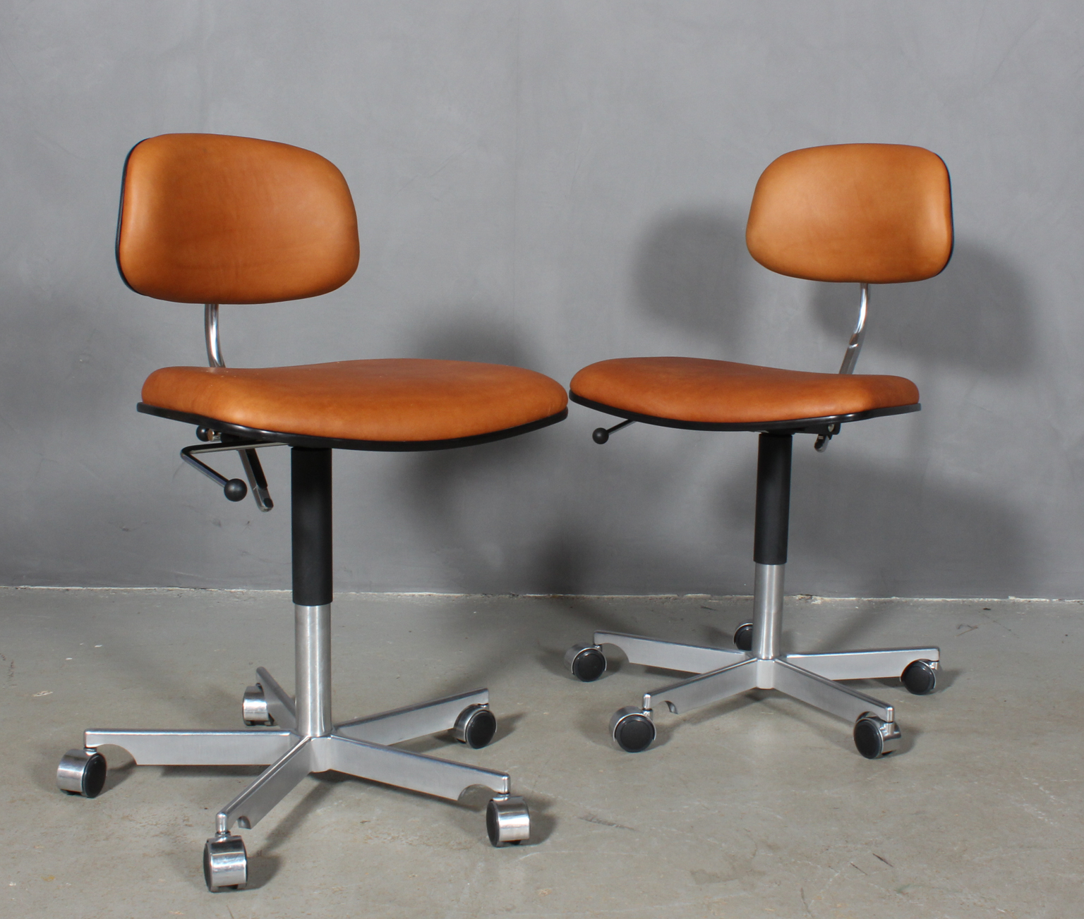 Kevi Office chair model 2534U cognac-colored leather - Another Classic