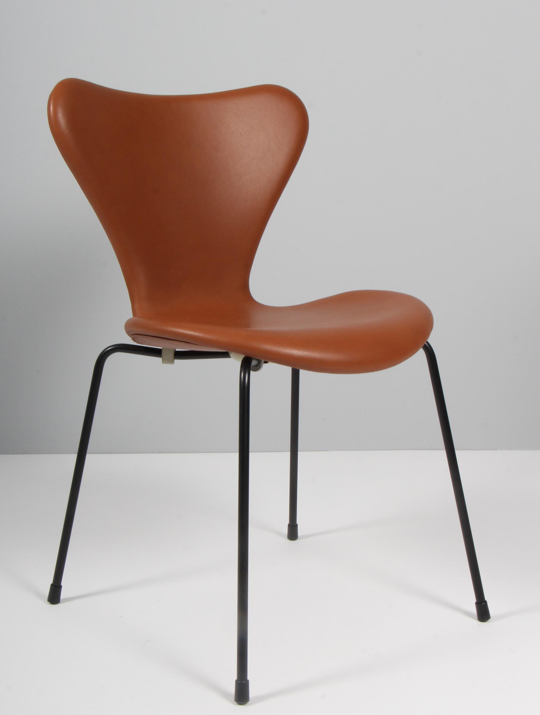 Arne Jacobsens 7´erstole 3107, Pure anilin læder. - Another Classic