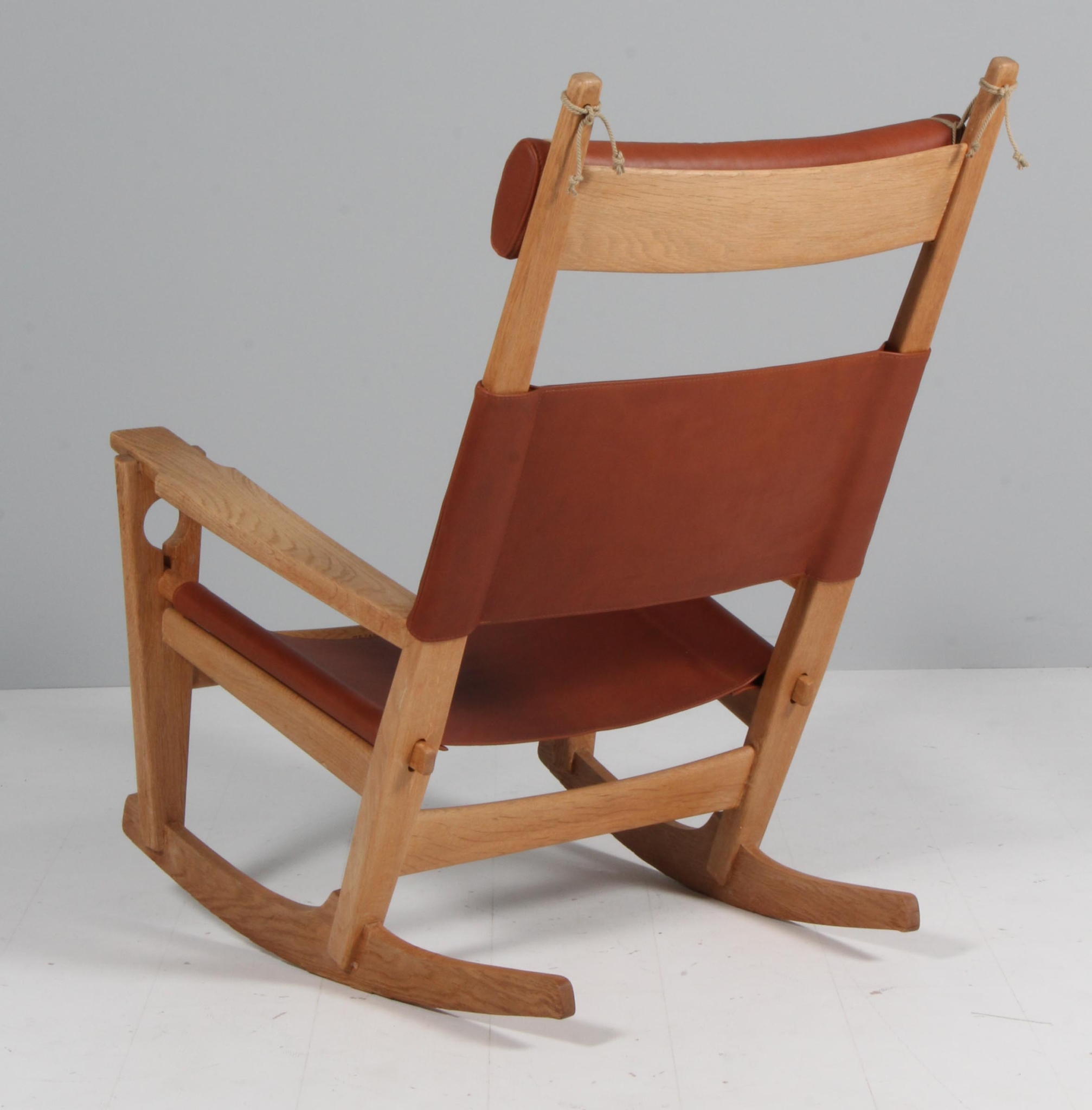 Hans J Wegner N glehul Gyngestol GE673 Another Classic