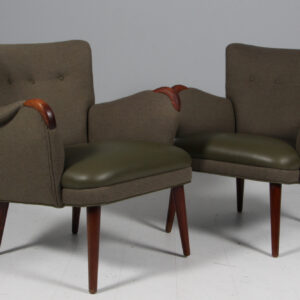 Dansk Møbelsnedker par overpolstret lænestole, 1960'erne