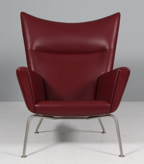 Hans J. Wegner Wing Chair med skammel model CH445, original betrukket - Image 4