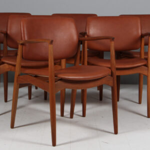 Erik Buch Captains armstol af teak og anilin læder. Model SJ67