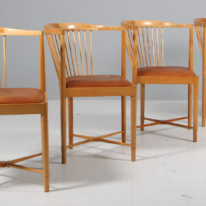 Børge Mogensen armstol af kirsebær og naturlæder, model Ruder Konge.