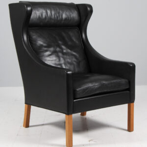Børge Mogensen. Øreklapstol, model 2204. Original betrukket