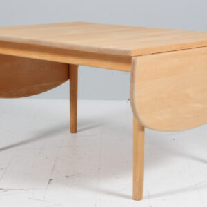 Hans J. Wegner sofabord af sæbebehandlet bøg. Model GE85