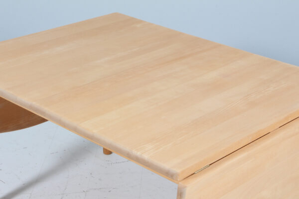 Hans J. Wegner sofabord af sæbebehandlet bøg. Model GE85 - Image 6
