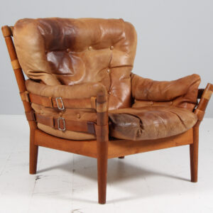 John Mortensen for Magnus Olesen, Lænestol af eg, model 4521