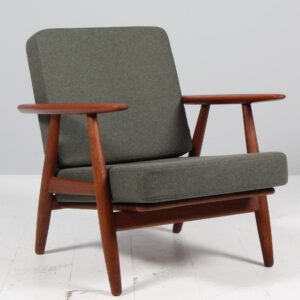Hans J. Wegner Cigar lænestol af eg og teak, model GE-240