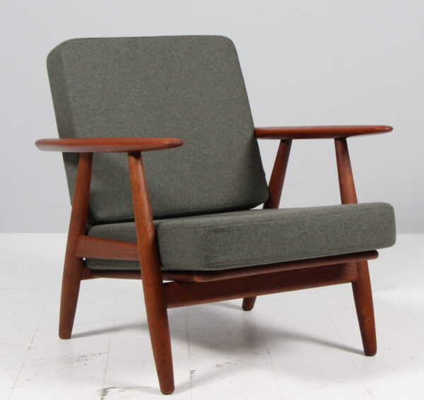 Hans J. Wegner Cigar lænestol af eg og teak, model GE-240