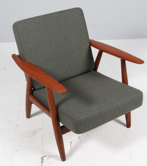 Hans J. Wegner Cigar lænestol af eg og teak, model GE-240 - Image 2
