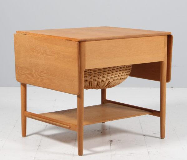 Hans J. Wegner sybord af massiv sæbebehandlet eg. Model AT33. - Image 3