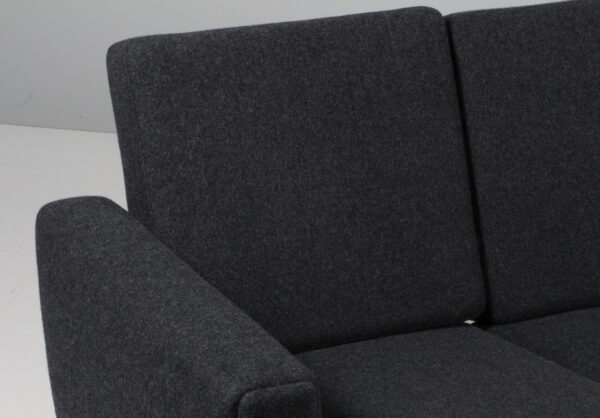 Hans J. Wegner fire pers. sofa model GE236/4 - Image 7