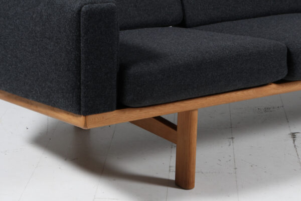 Hans J. Wegner fire pers. sofa model GE236/4 - Image 6