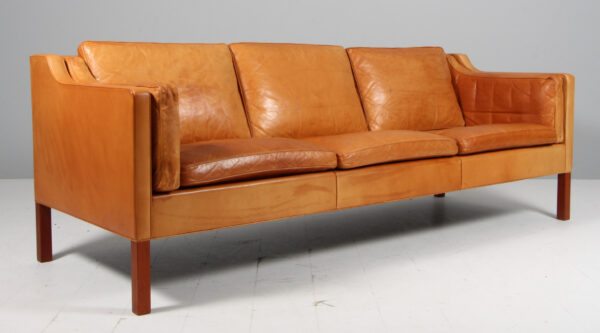 Børge Mogensen. Fritstående trepers. sofa, model 2213. Original betrukket