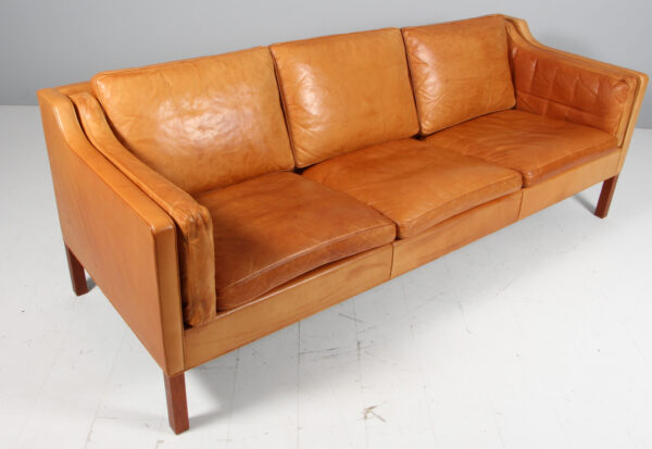 Børge Mogensen. Fritstående trepers. sofa, model 2213. Original betrukket - Image 2