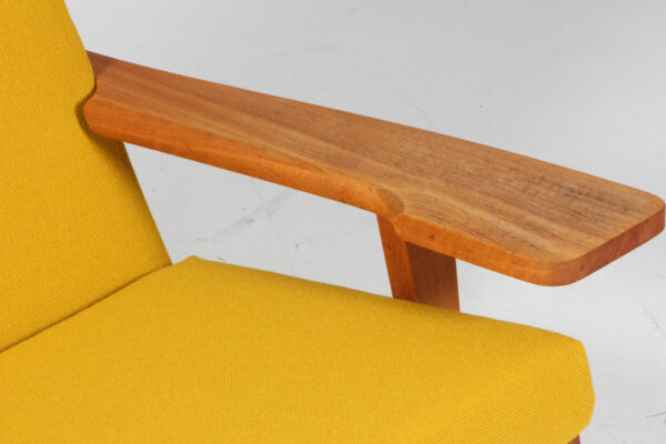 Hans J. Wegner højrygget lænestol model GE375, eg og Hallingdal - Image 6