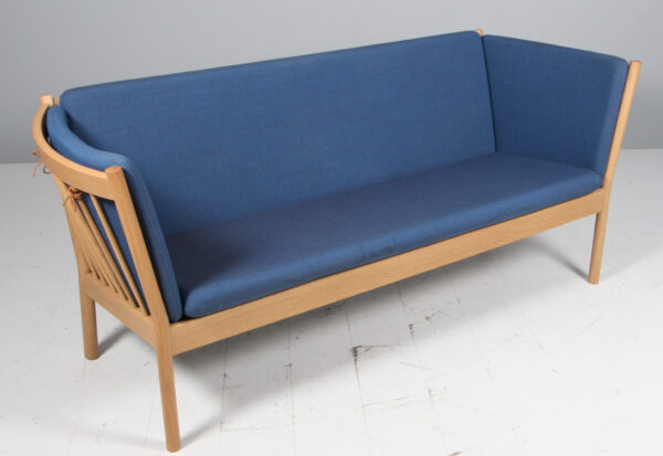 Erik Jørgensen tre personers sofa, model J149, eg - Image 2