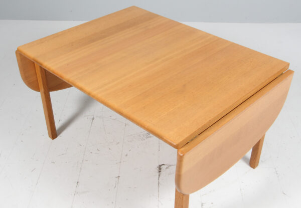 Hans J. Wegner sofabord med klapper, massiv eg. Model GE85 - Image 5