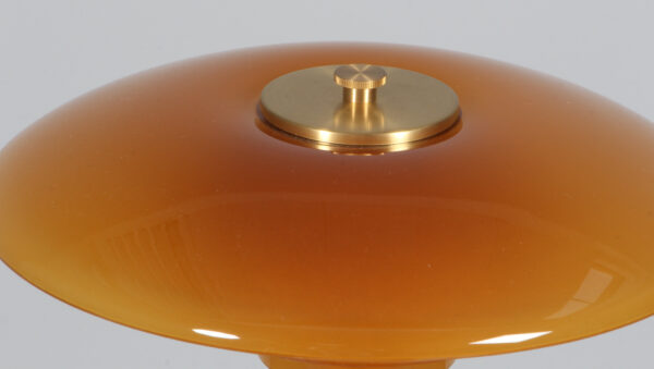 Poul Henningsen bordlampe af messing m/ ravskærme. Model 3/2. Limited edition - Image 8
