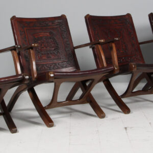 Angel Pazmino lænestole af udskåret kernelæder og eksotisk træ