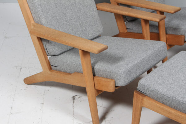 Hans J. Wegner højrygget lænestol samt skammel, model GE290A - Billede 11