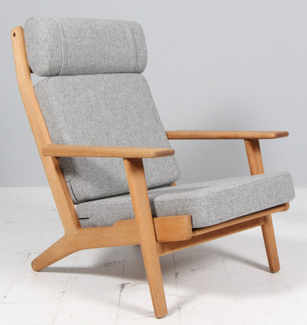 Hans J. Wegner højrygget lænestol samt skammel, model GE290A - Billede 9