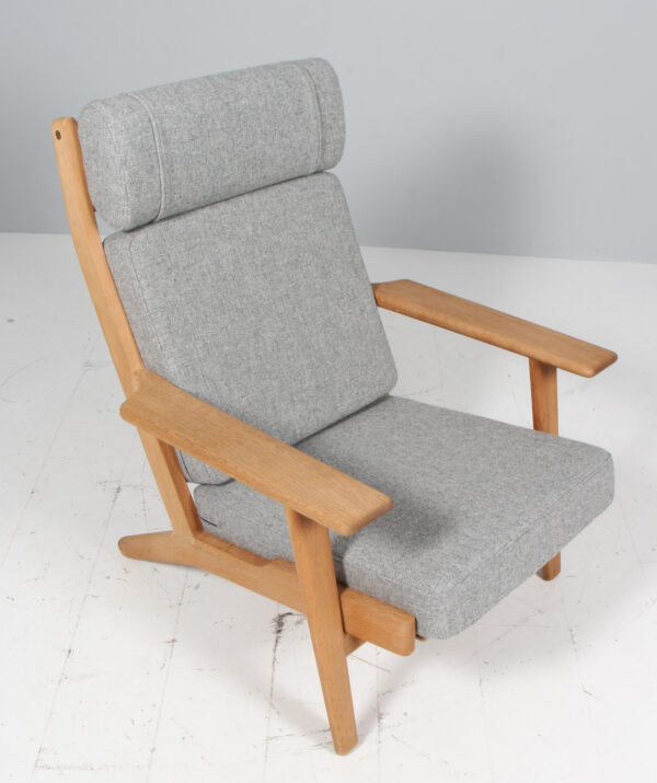 Hans J. Wegner højrygget lænestol samt skammel, model GE290A - Billede 8
