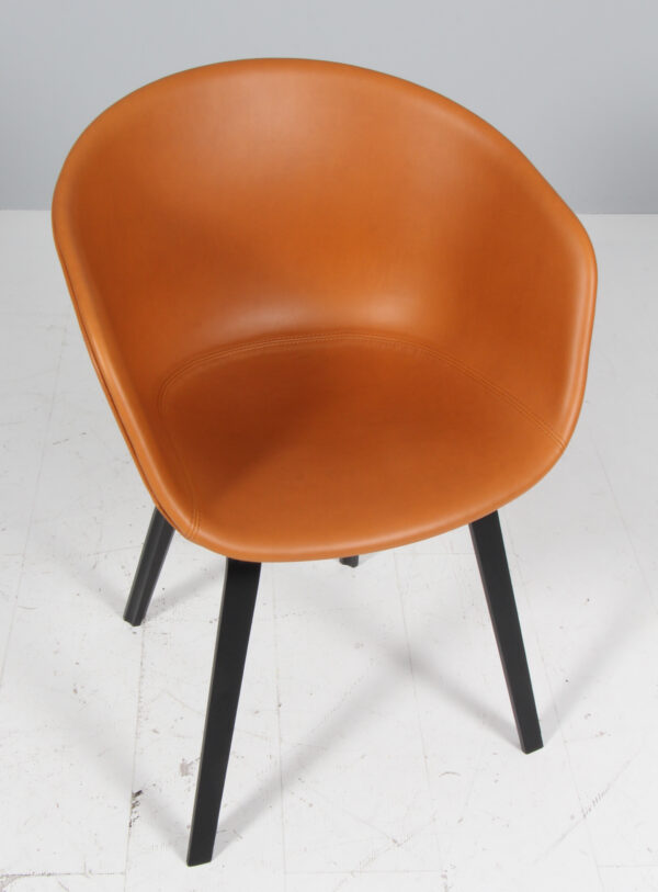 Hay AAC22 About A Chair armstole, nybetrukket cognac silk anilin - Image 2