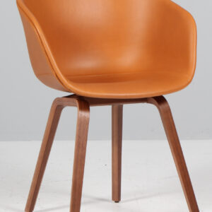 Hay AAC22 About A Chair armstole, nybetrukket cognac silk anilin