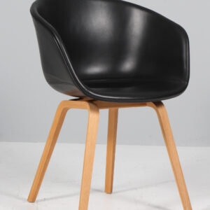 Hay AAC22 About A Chair armstole, nybetrukket sort silk anilin