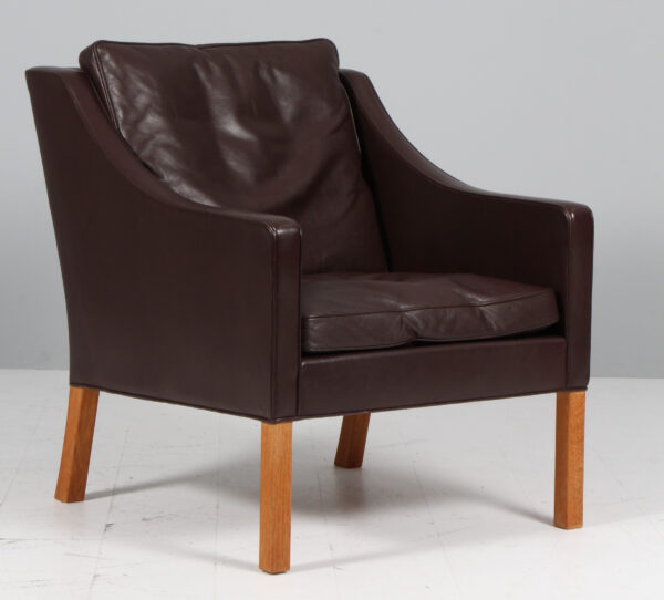 Børge Mogensen. Lænestol, model 2207. Original betrukket