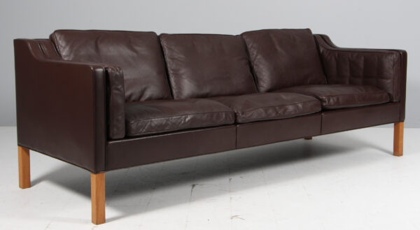 Børge Mogensen. Fritstående trepers. sofa, model 2213. Original betrukket