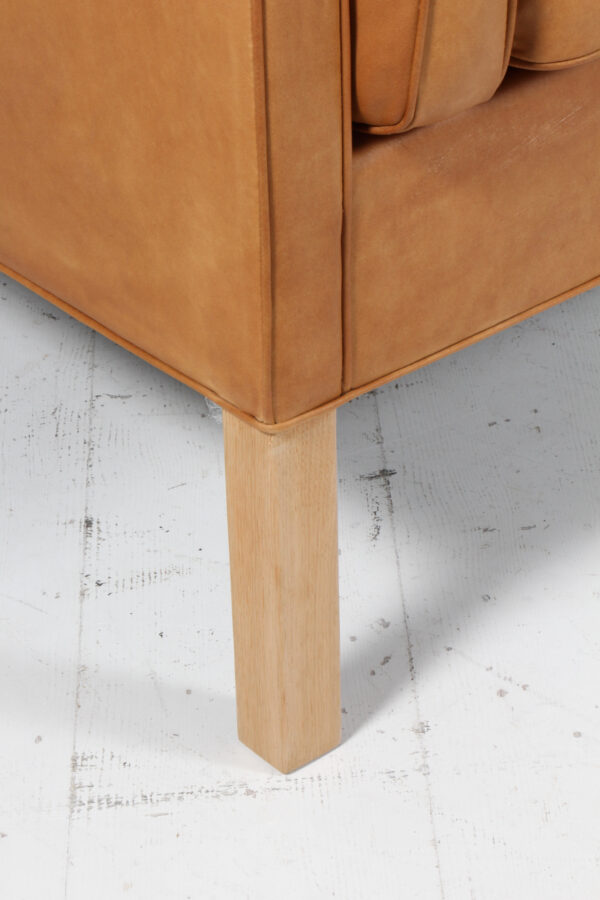 Børge Mogensen. Fritstående to pers. sofa, model 2212. Nybetrukket - Billede 4