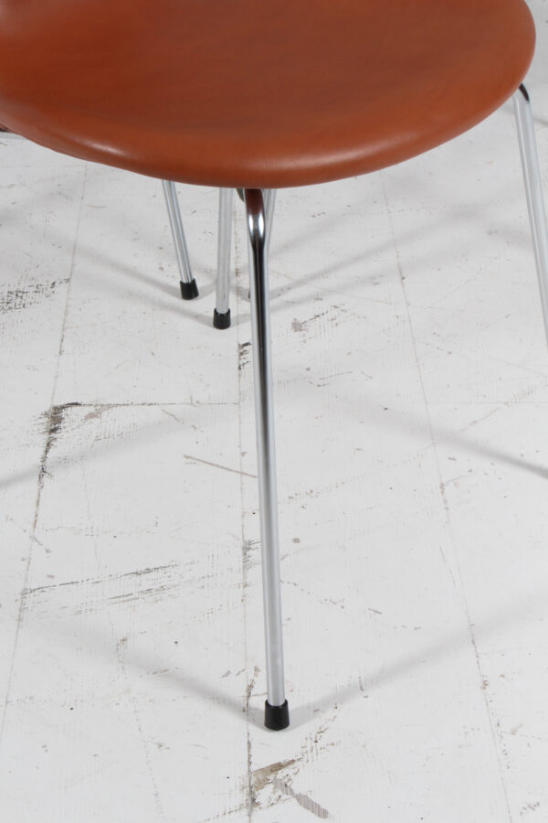 Arne Jacobsen Lilje seks stole model 3108, nybetrukket anilin læder - Billede 6