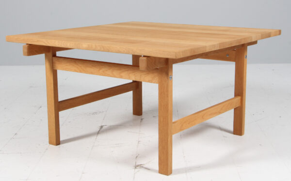 Hans J. Wegner sofabord af massiv sæbebehandlet eg. Andreas Tuck