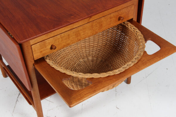 Hans J. Wegner sybord af massiv teak og eg. Model AT33 - Billede 6