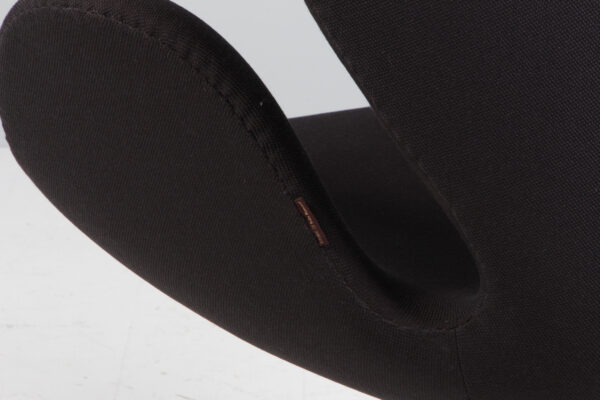 Arne Jacobsen. Svanen. Lænestol, model 3320. Brown label, original betrukket - Billede 4