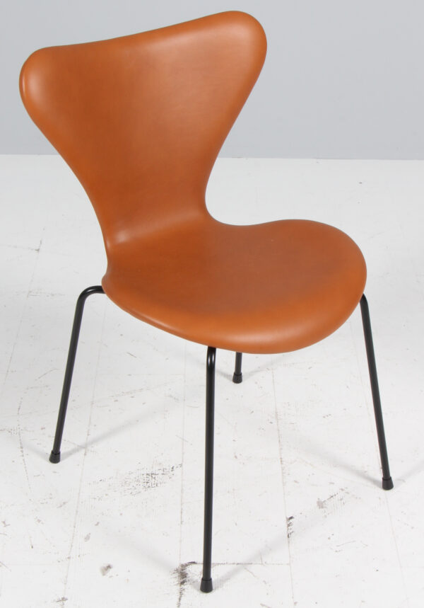 Arne Jacobsens 7´erstole model 3107, Walnut Elegance. - Billede 2