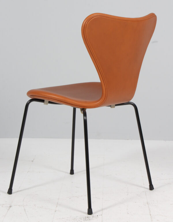 Arne Jacobsens 7´erstole model 3107, Walnut Elegance. - Billede 4