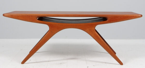 Johannes Andersen sofabord af teak, model Smilet