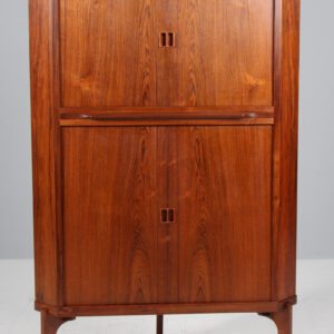 Dansk Møbelproducent hjørneskab af palisander, 1960'erne