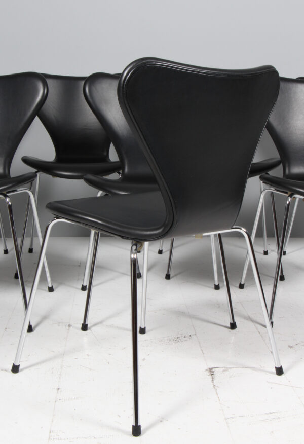 Arne Jacobsen sæt på otte 3107 sort semi anilin læder - Billede 3