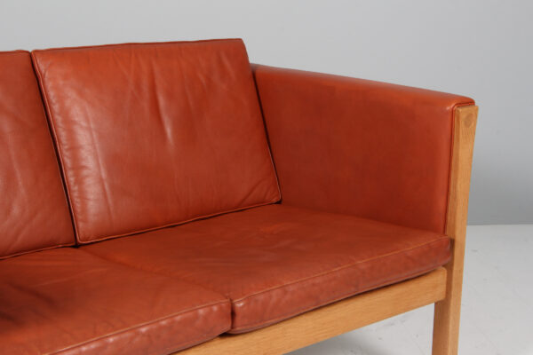 Hans J. Wegner to personers sofa, model AP62/2, original betrukket - Billede 4