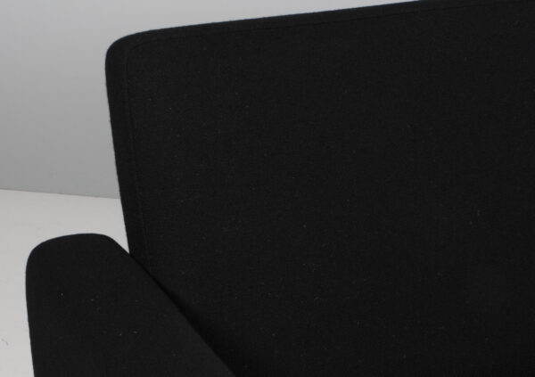 Hans J. Wegner. To-pers. sofa af eg, model GE-236/3, Original betrukket Hallingdal. 2022 - Billede 8
