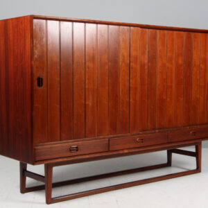 Henning Kjærnulf for Sibast. Skænk af palisander