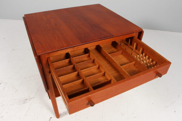 Hans J. Wegner sybord af massiv teak. Model AT33 - Billede 6