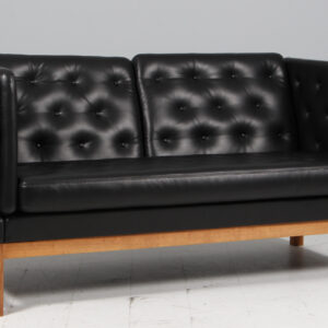 Erik Jørgensen to personers sofa, model EJ315, nybetrukket