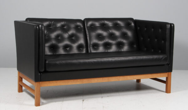 Erik Jørgensen to personers sofa, model EJ315, nybetrukket